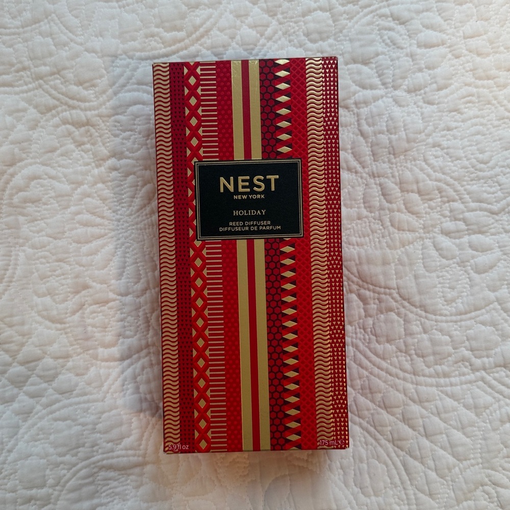 NIB NEST Holiday Reed Diffuser - Picture 3 of 6